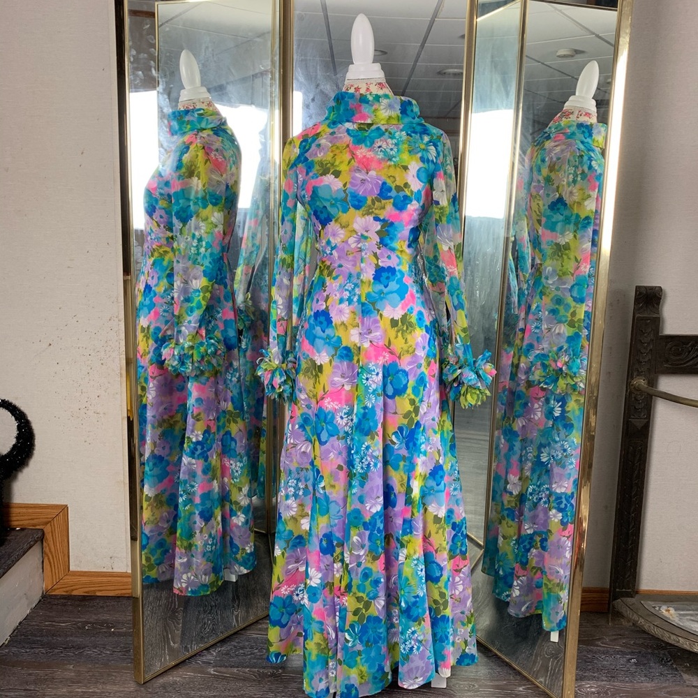 Vintage long sleeves with high neck dress